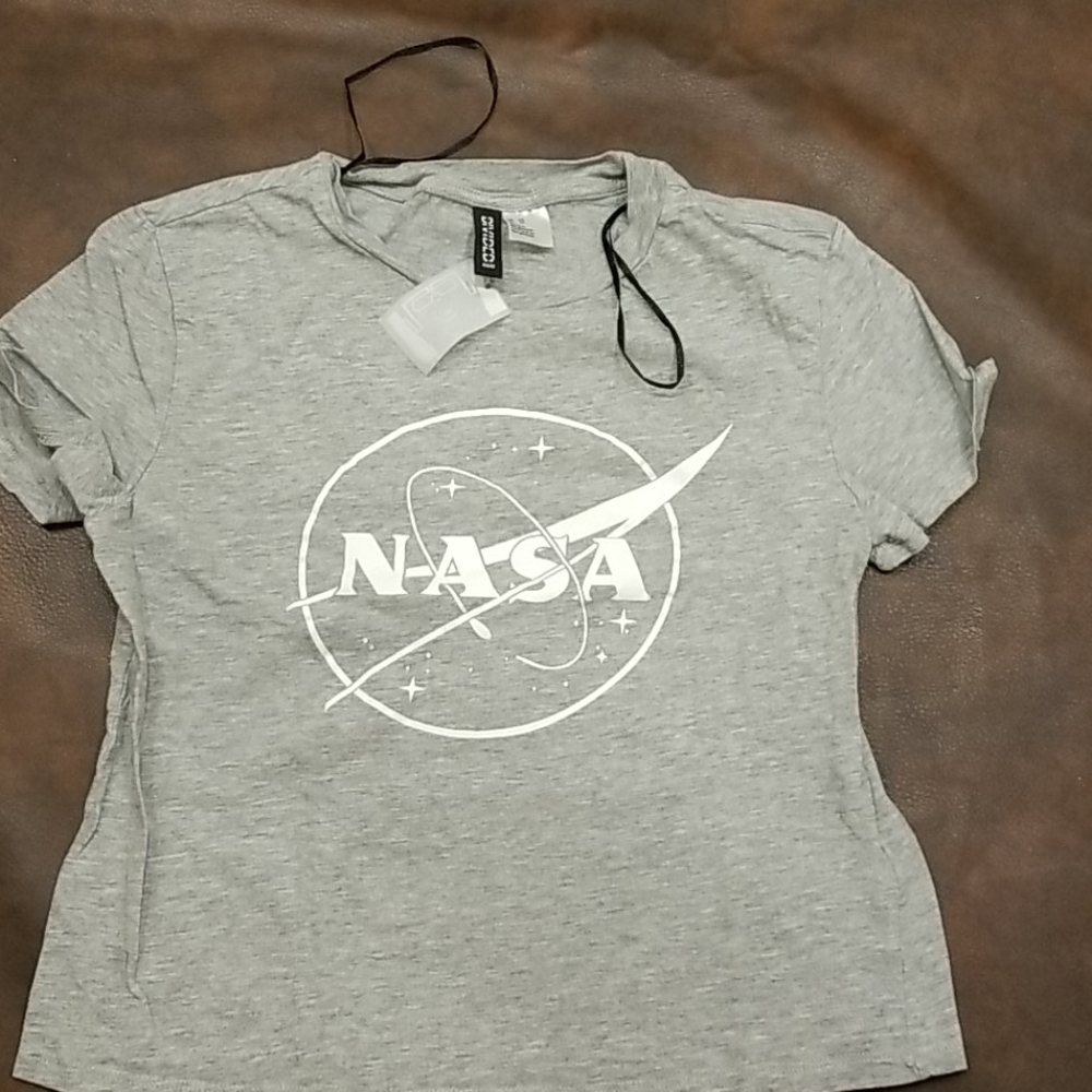 H&M NASA Crop tee